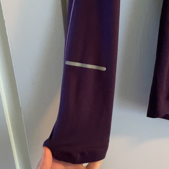 Nike Dry Fit Pullover - Picture 3 of 9